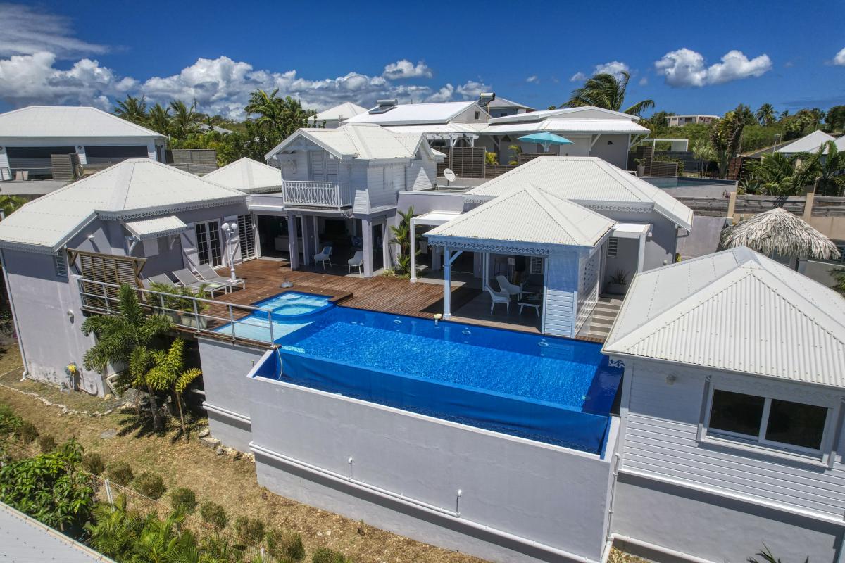 4.Location villa piscine Sainte Anne Guadeloupe_Vue ensemble